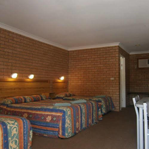 Aaron Inn Motel Narrabri Exterior foto